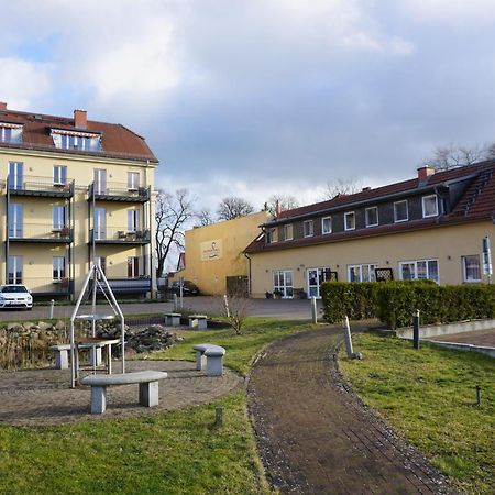 Einraumapartment Im Erdgeschoss Mit Seeblick Rheinsberg Exterior foto